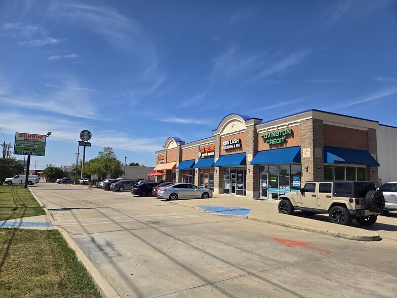 6201 Denton Hwy, Haltom City, TX à louer - Photo du bâtiment - Image 1 de 7