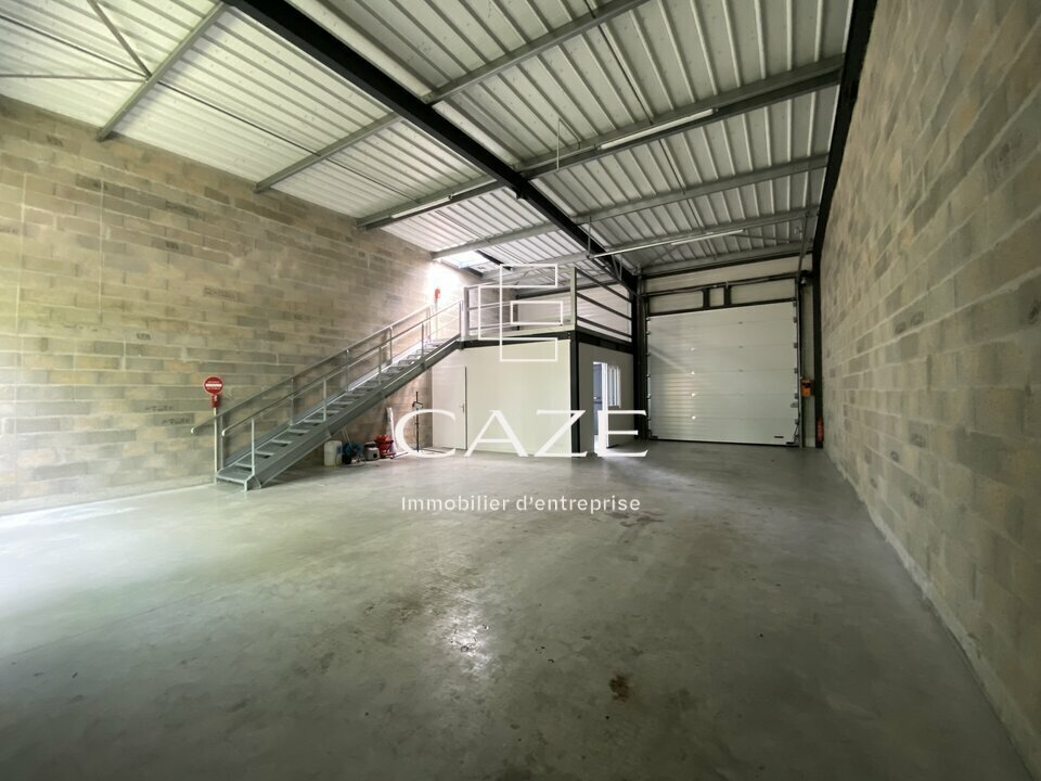 Flex in Artigues-près-Bordeaux for lease Interior Photo- Image 1 of 8