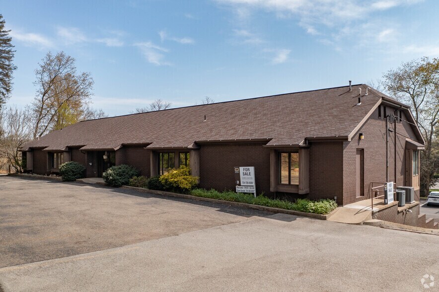 701 Sharon Rd, Beaver, PA à louer - Photo du bâtiment - Image 3 de 3