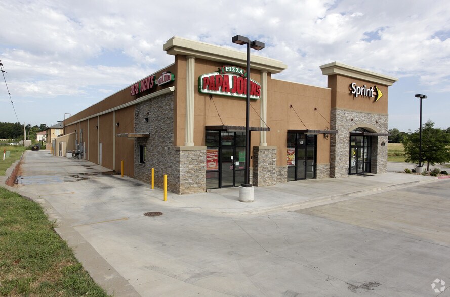 8010 E 106th St S, Tulsa, OK à louer - Photo du bâtiment - Image 2 de 4