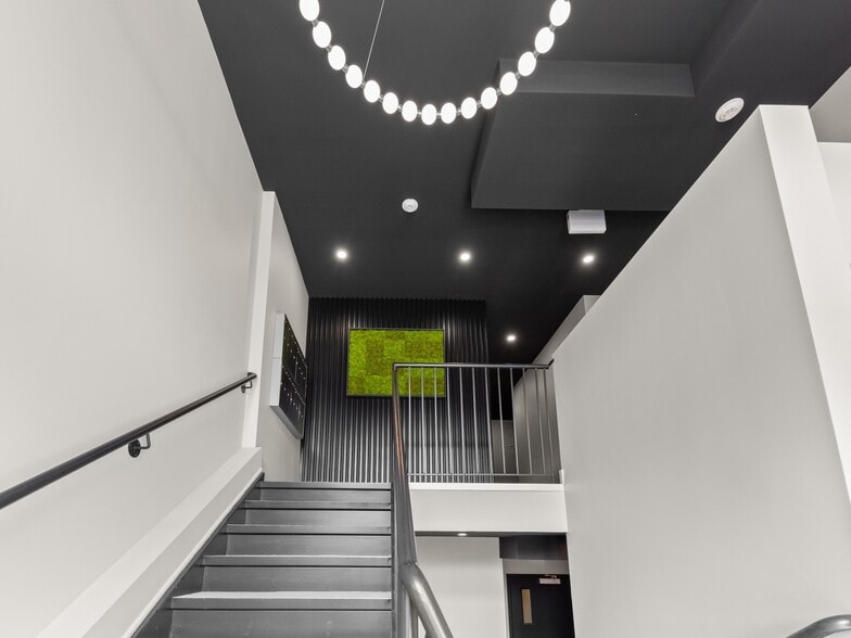 2525 St Rachel E, Montréal, QC for sale - Building Photo - Image 3 of 27