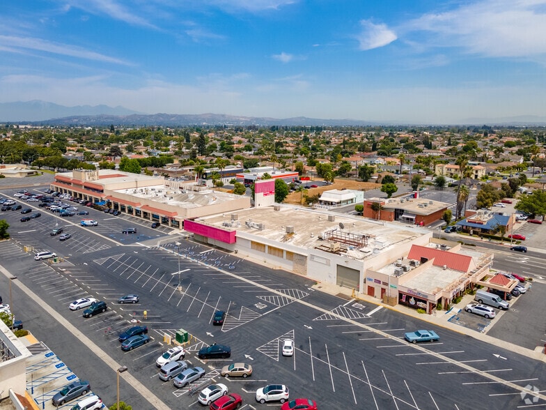 10001 Paramount Blvd, Downey, CA for lease - Building Photo - Image 2 of 16