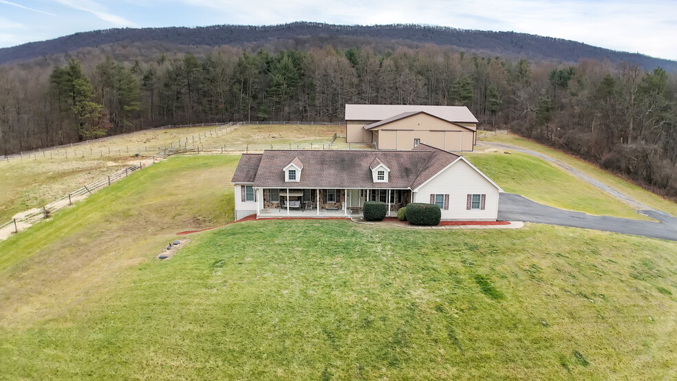 133 Black Bear Ln, East Waterford, PA à vendre - Photo du bâtiment - Image 3 de 111