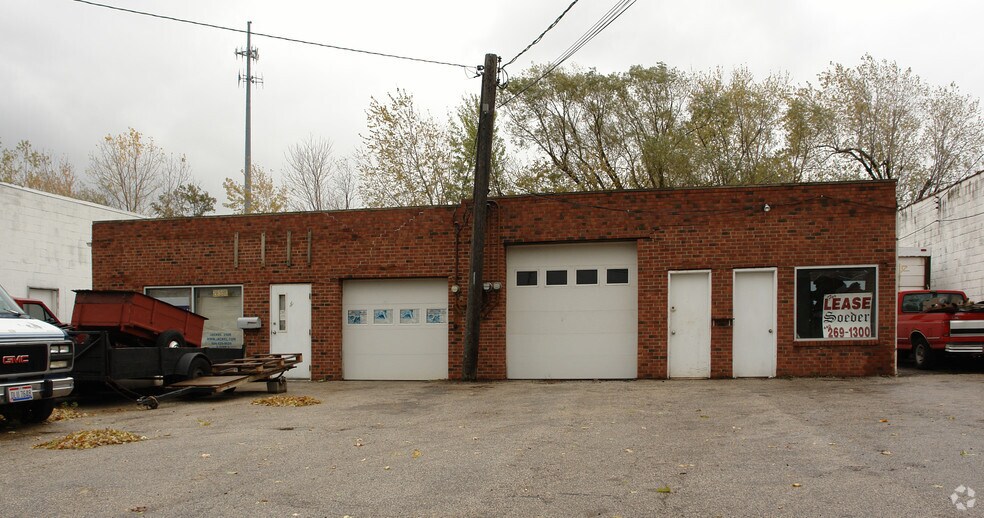 28970-28990 Anderson Rd, Wickliffe, OH à vendre - Photo du bâtiment - Image 2 de 2