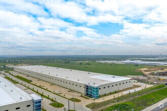 6100 N Stemmons Fwy, Sanger, TX - Aerial  map view