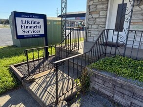 38 E Lancaster Ave, Shillington, PA à louer Photo du bâtiment- Image 2 de 11