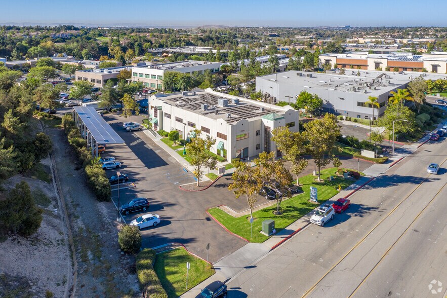 2400 Fenton St, Chula Vista, CA à louer - Aérien - Image 3 de 4