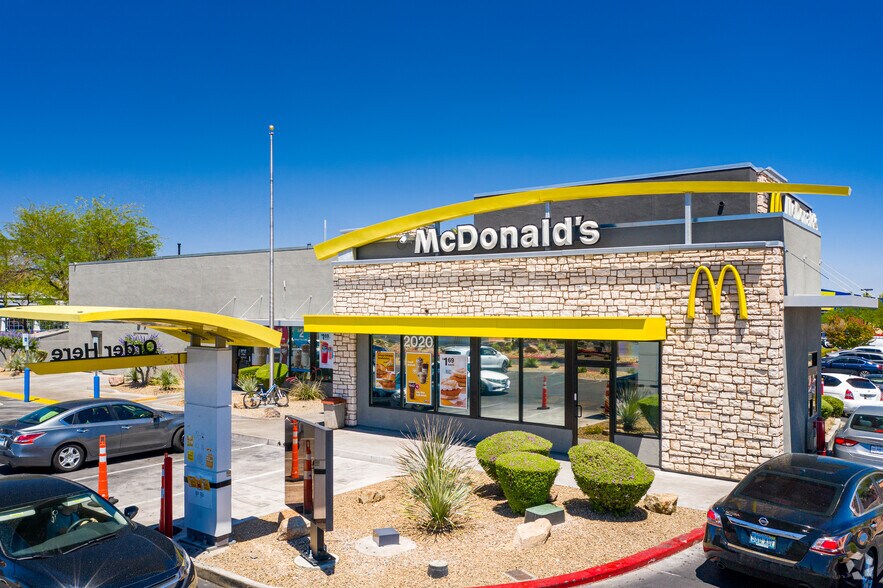 2050-2160 N Rainbow Blvd, Las Vegas, NV à louer - Photo du bâtiment - Image 2 de 17