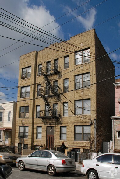 13-15 Olean Ave, Jersey City, NJ à vendre - Photo du bâtiment - Image 2 de 2