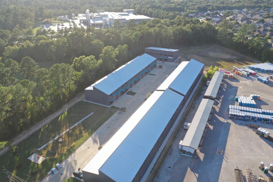 2007 Airport Rd, Conroe, TX for lease - Building Photo - Image 3 of 17