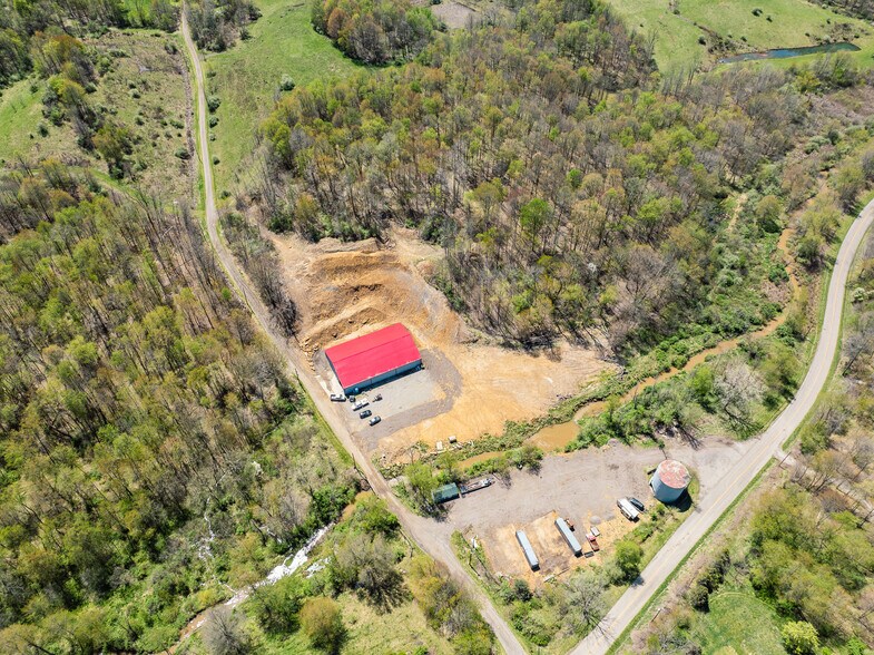 1157 Hope Rd NW, Mineral City, OH à vendre - Photo du bâtiment - Image 2 de 18