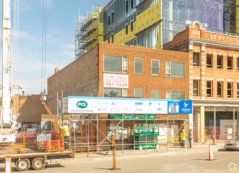 9676 Jasper Ave NW, Edmonton, AB à louer - Photo du bâtiment - Image 2 de 2