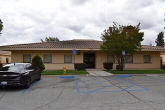 264 N Highland Springs Ave, Banning, CA à vendre Photo intérieure- Image 1 de 28