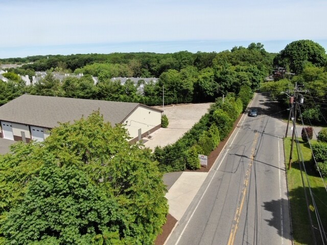 50 N Columbia St, Port Jefferson, NY à louer - Photo du bâtiment - Image 3 de 10