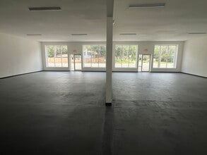 1044-1050 Cassat Ave, Jacksonville, FL for lease Interior Photo- Image 2 of 3