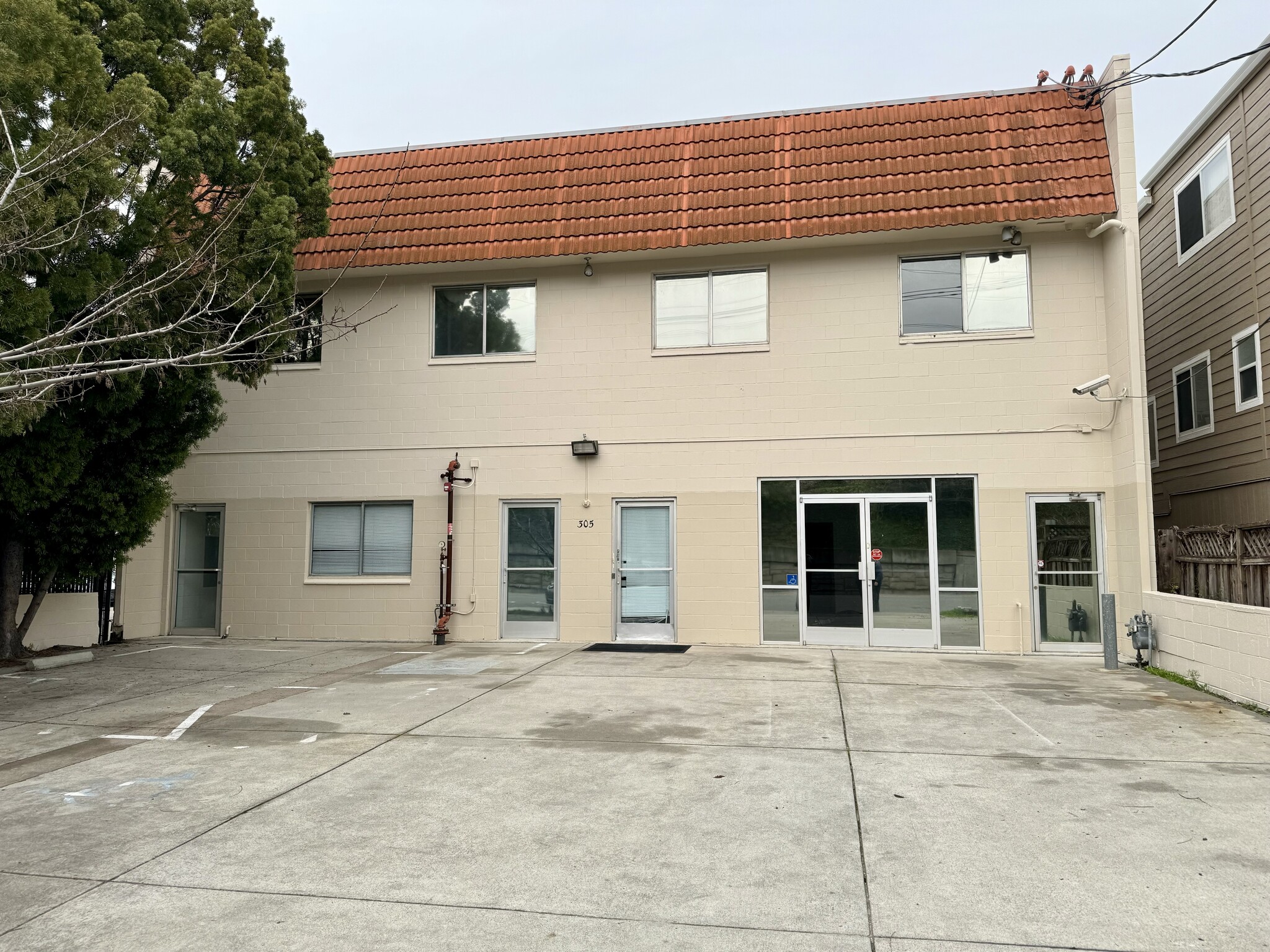 305 Old County Rd, San Carlos, CA for lease Building Photo- Image 1 of 4