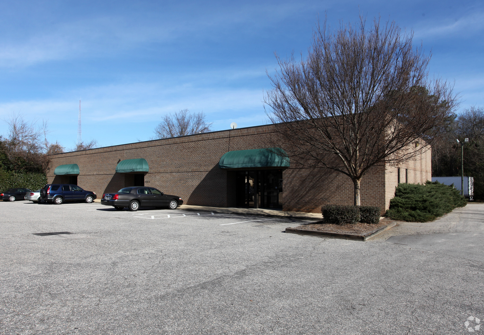 1520 Brookside Dr, Raleigh, NC for lease Primary Photo- Image 1 of 3