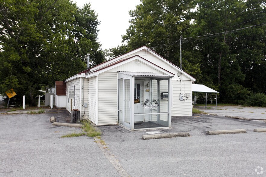 901 N Depot St, Shelbyville, TN à louer - Photo du bâtiment - Image 2 de 2