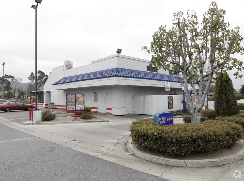 2085 W Holt Ave, Pomona, CA à vendre - Photo du bâtiment - Image 3 de 3