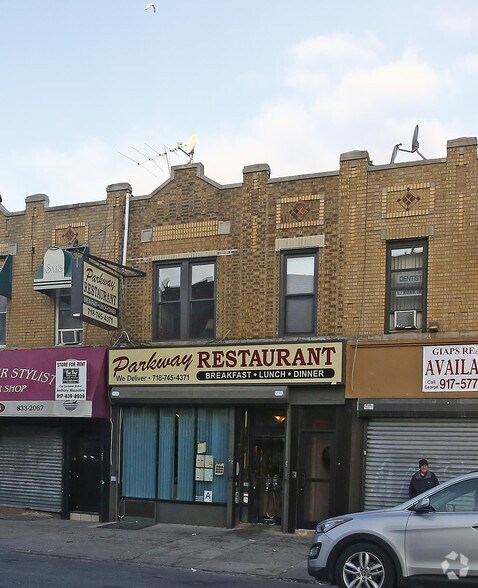 7504 13th Ave, Brooklyn, NY à louer - Photo du bâtiment - Image 2 de 6