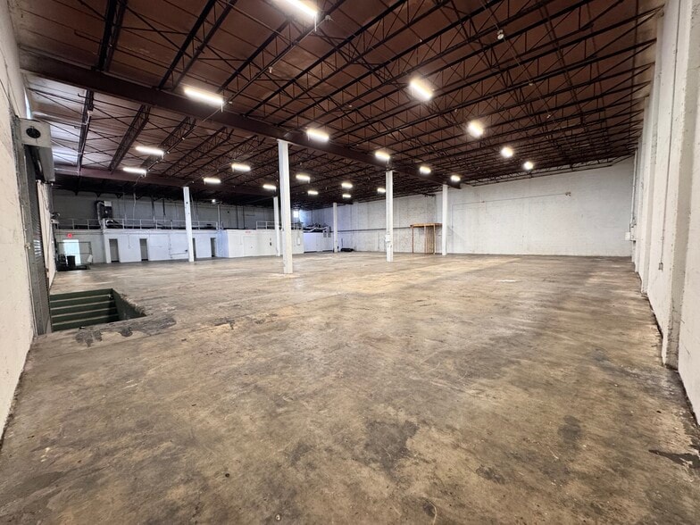 9869 NW 79th Ave, Medley, FL for lease - Building Photo - Image 3 of 8