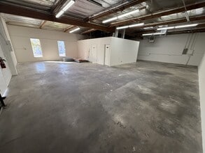 9510-9520 Owensmouth Ave, Chatsworth, CA for lease Interior Photo- Image 2 of 6