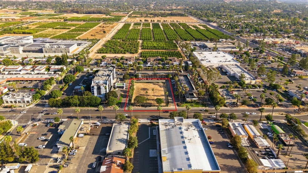 1550 University Ave, Riverside, CA for sale - Aerial - Image 2 of 15