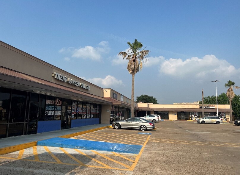 8200-8290 W Bellfort St, Houston, TX for lease - Building Photo - Image 1 of 5