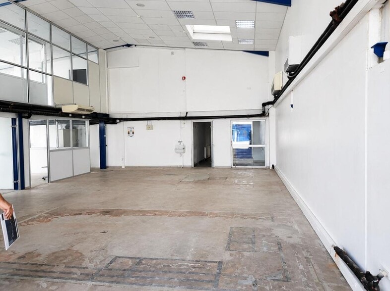 Industrial in Saint-Fons for lease - Interior Photo - Image 2 of 6