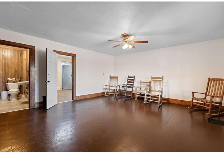 121 W US Highway 40, Odessa, MO for sale - Interior Photo - Image 2 of 20