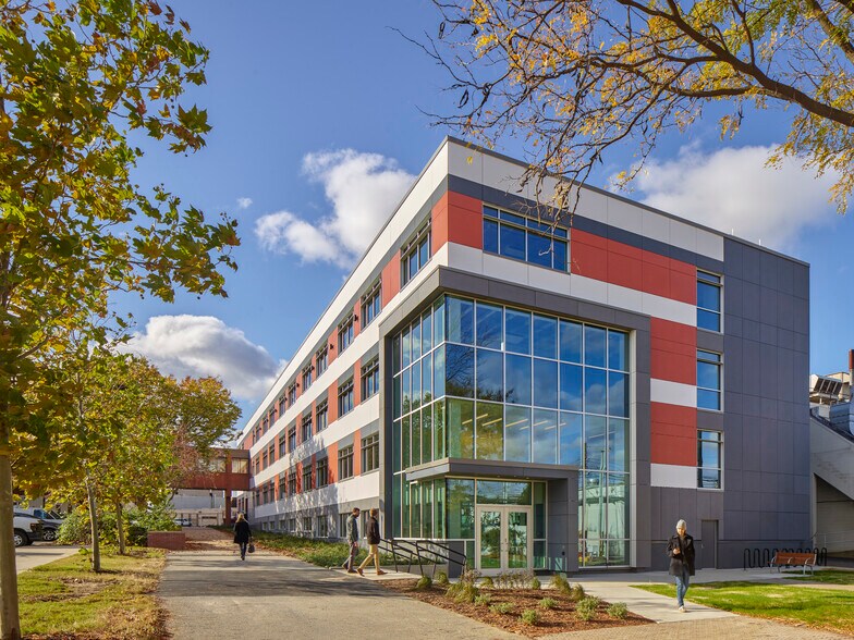 3401 Grays Ferry Ave, Philadelphia, PA for lease - Primary Photo - Image 1 of 6