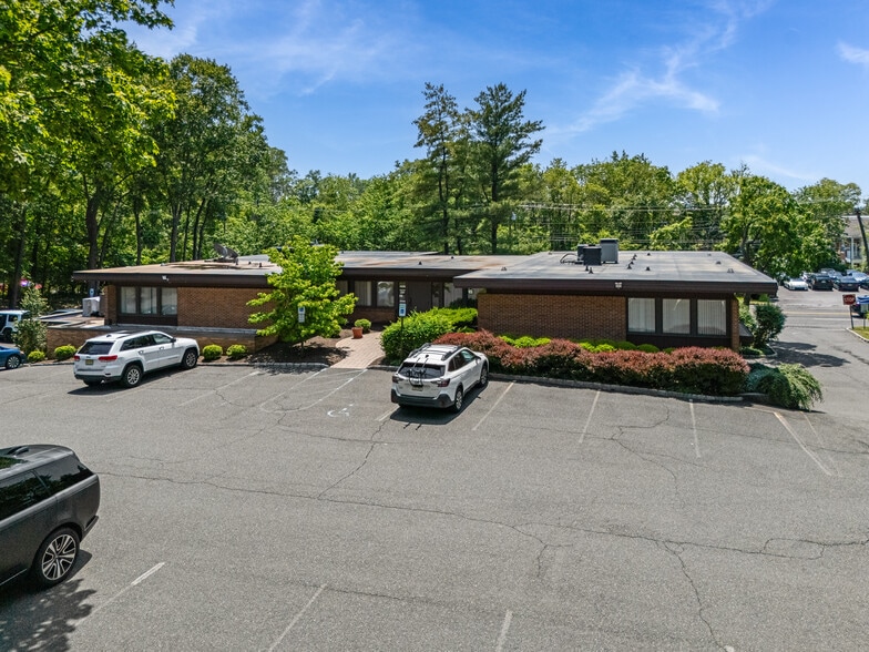 8 Shunpike Rd, Madison, NJ for sale - Building Photo - Image 3 of 15