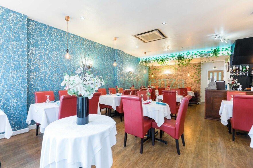 374 Upper Richmond Rd W, Londres à louer - Photo du bâtiment - Image 2 de 17