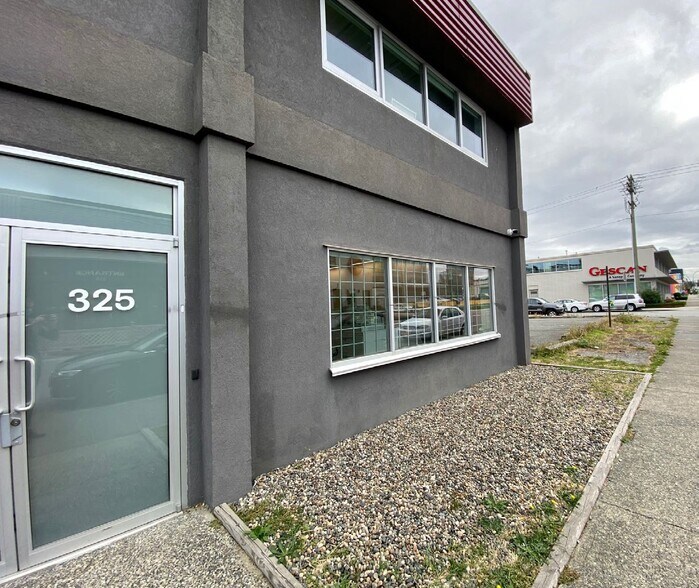 325 W 4th Ave, Vancouver, BC à louer - Photo du bâtiment - Image 3 de 10