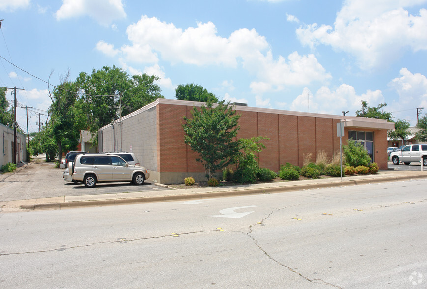 3000 Montgomery St, Fort Worth, TX à vendre - Photo du bâtiment - Image 1 de 1