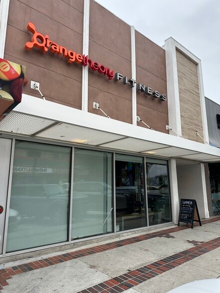 139 N San Fernando Blvd, Burbank, CA for sale - Building Photo - Image 2 of 7