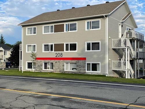 208 Rue Bell, Cowansville, QC for sale Primary Photo- Image 1 of 1