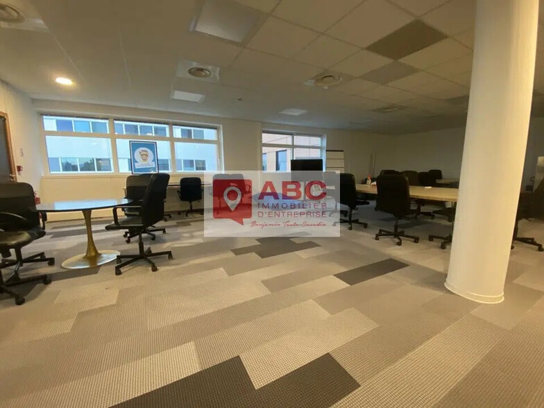 Office in Montpellier for lease - Interior Photo - Image 2 of 5