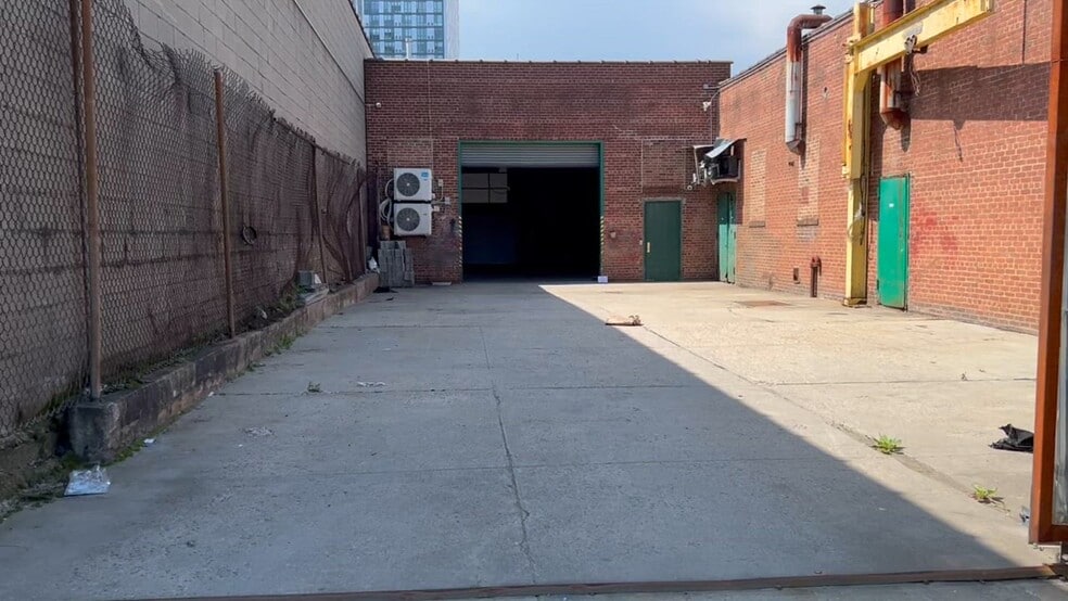 94-12 150th St, Jamaica, NY for lease - Commercial Listing Video - Image 2 of 9