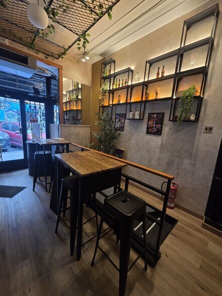 Retail in Madrid, Madrid for lease - Interior Photo - Image 2 of 12