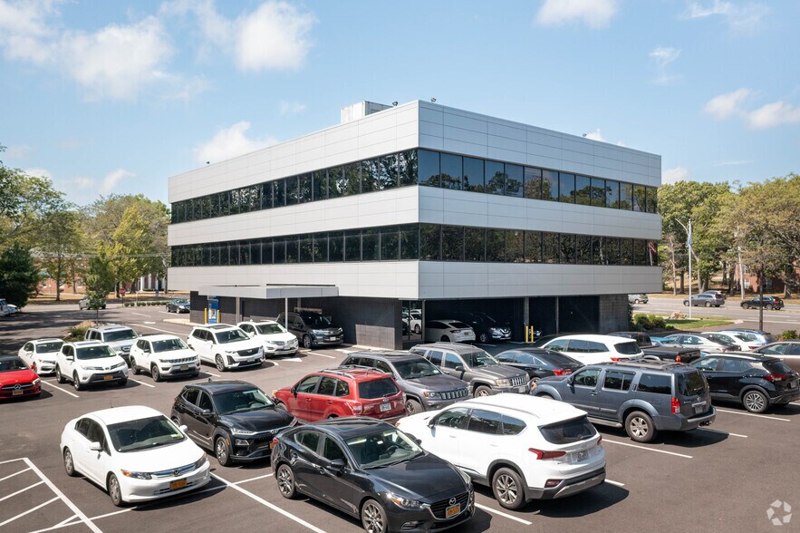 740 Veterans Memorial Hwy, Hauppauge, NY for lease - Building Photo - Image 2 of 7