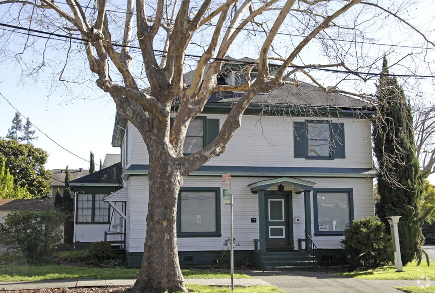 1104 Irwin St, San Rafael, CA à vendre - Photo du bâtiment - Image 2 de 3