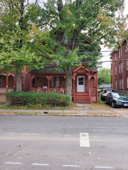 108 Babcock St, Hartford, CT for sale - Primary Photo - Image 1 of 3