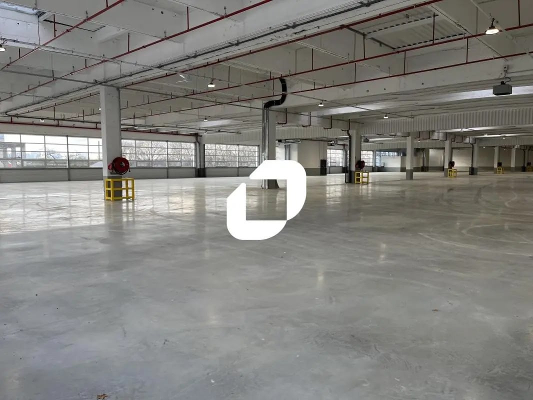 56 Avenue Louis Roche, Gennevilliers for lease Interior Photo- Image 1 of 15