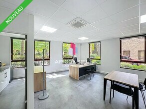 Office in Saint-Germain-en-Laye for lease Interior Photo- Image 2 of 6