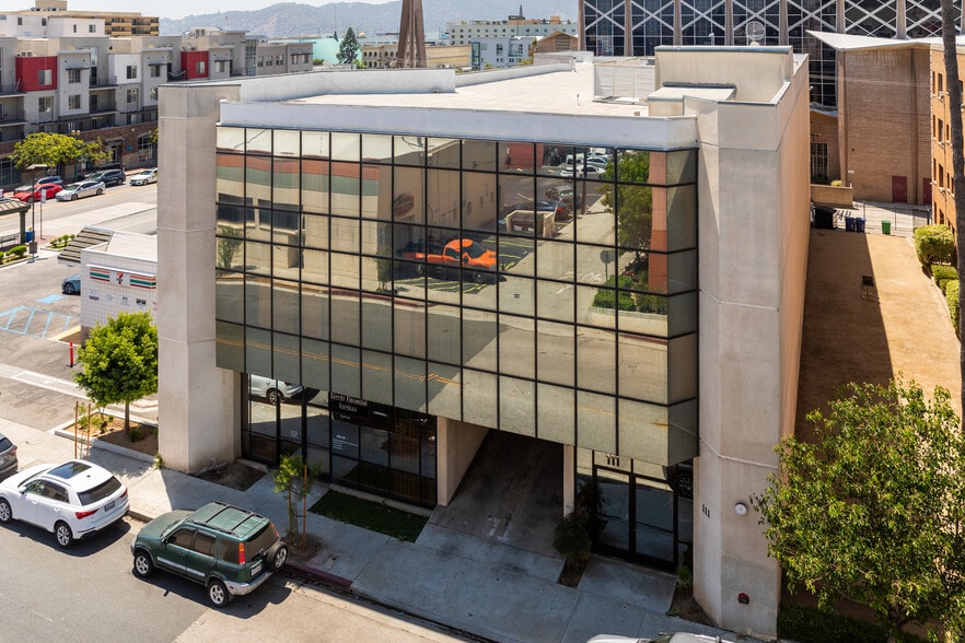 111 N Jackson St, Glendale, CA for sale - Building Photo - Image 1 of 37