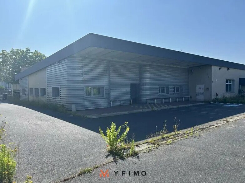 Flex in Conflans-Sainte-Honorine for sale - Building Photo - Image 3 of 7
