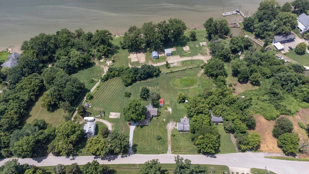 5209 River Rd, Louisville, KY for sale - Primary Photo - Image 1 of 53