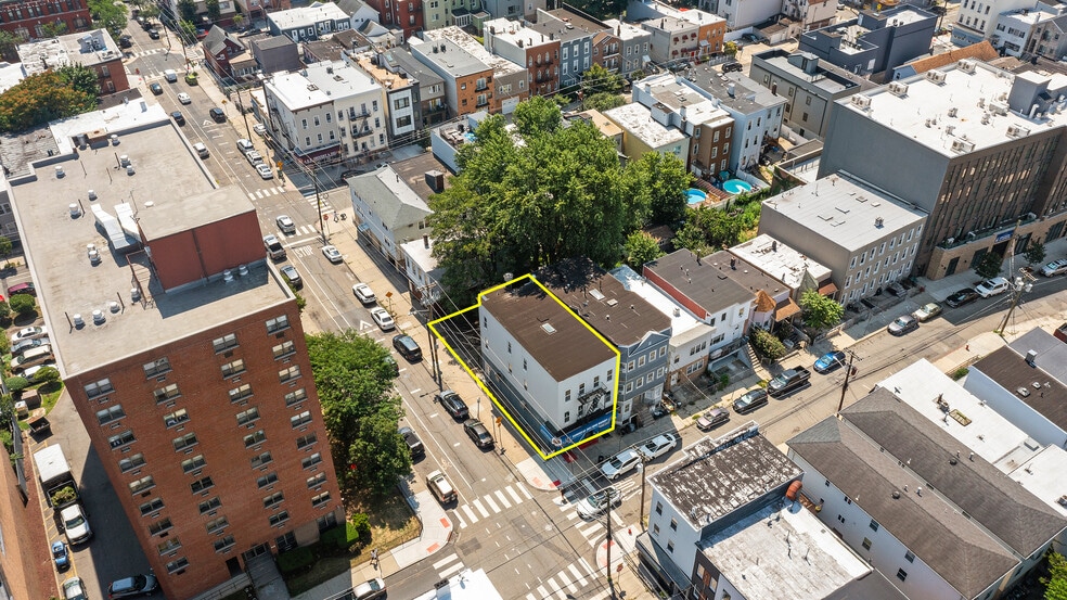 74 Cambridge Ave, Jersey City, NJ for sale - Building Photo - Image 3 of 14