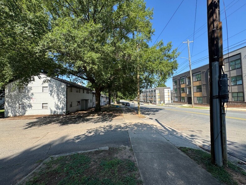 915 E 2nd St, Winston-Salem, NC à vendre - Photo du bâtiment - Image 3 de 22